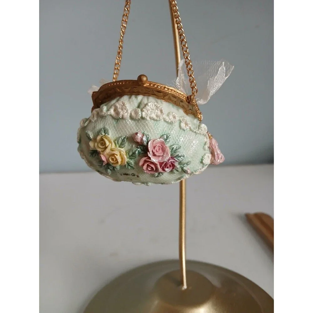 Vtg 1998 Resin Coin  Purse Christmas Ornament  Blue W Yellow & Pink Coral Roses